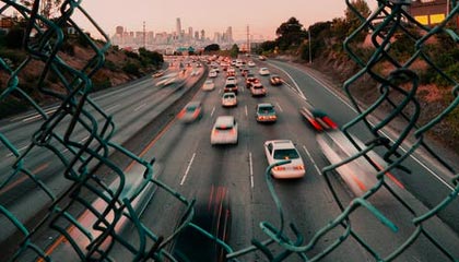 YY易游体育官网-完美配合：球队一体作战，夺得了令人瞩目的胜利！